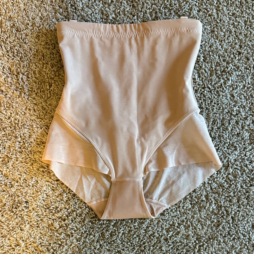 Honeylove Shapewear in Beige